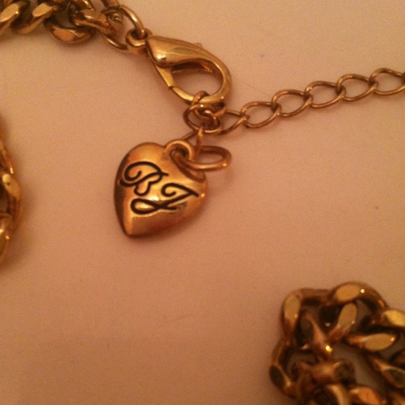 betsey Johnson necklace - Picture 3 of 4