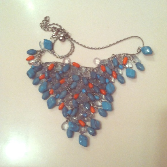 Bib necklace