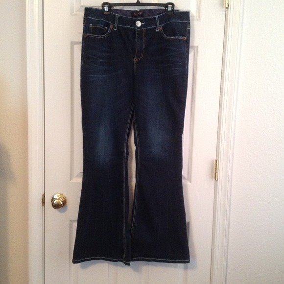****On hold for @chandlerpage****Seven7 jeans