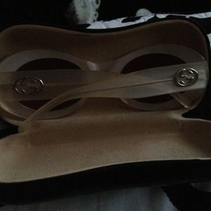 Gucci sunglasses no scratches new condition