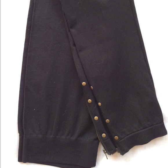 Poof M/L Black Leggins w/Gold Ankle Zip and Studs⚡