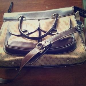 Dooney & Bourke Large purse
