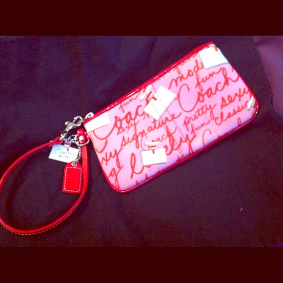 ✂Reduced✂Coach Signature Wristlet