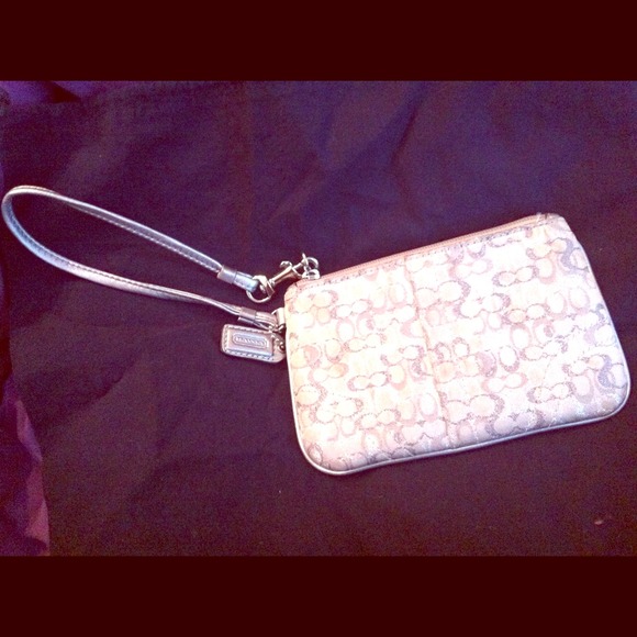 ✂Reduced✂Coach Optic Wristlet