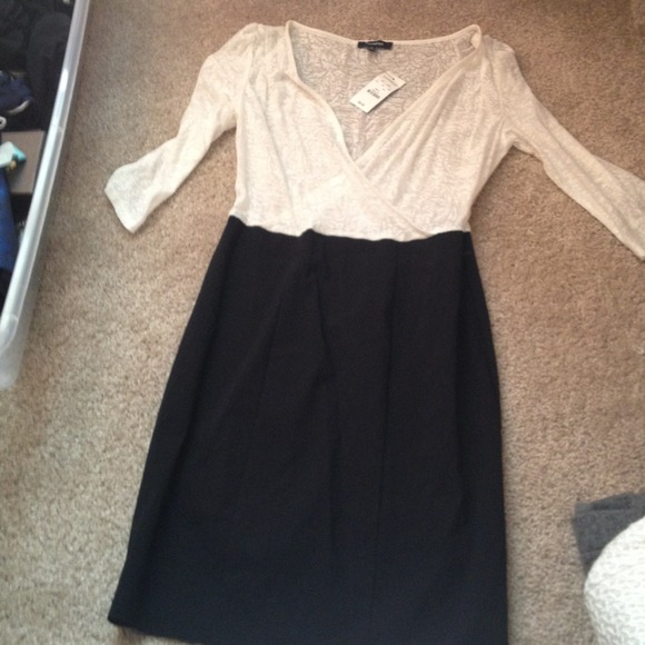 Express black/white fitted dress