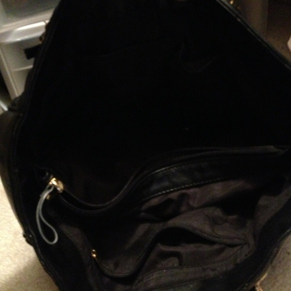 Aldo Quilted Black purse with chain shoulder - Picture 3 of 4