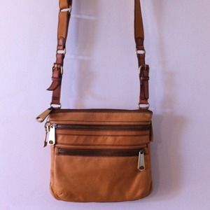 💢SOLD💢Fossil Explorer Leather Crossbody
