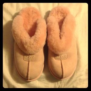 Pink ugg slide ons size 8
