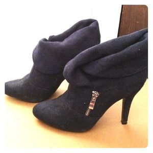 Navy blue suede booties from forever 21 size 6