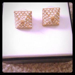 Cc sky studded rhinestone earrings💎