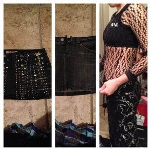 Two skirts and fishnet