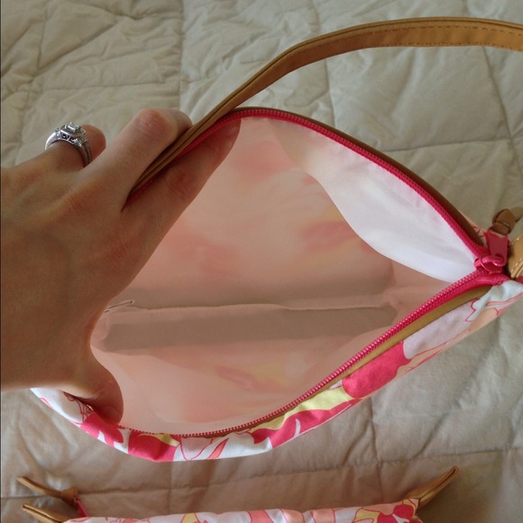 Brand New Handbag & matching makeup bag! - Picture 3 of 4