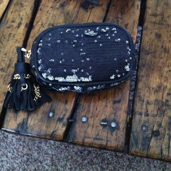 2X Reduced**** Oryany sequin wristlet NWOT