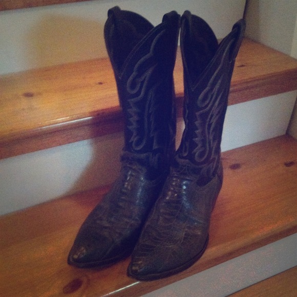 SOLD☺Mens Cowboy Boots