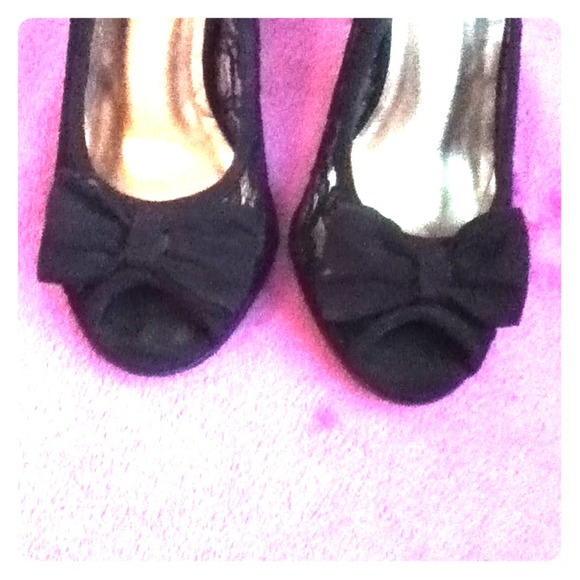 Black lace see through heels. - Picture 1 of 2