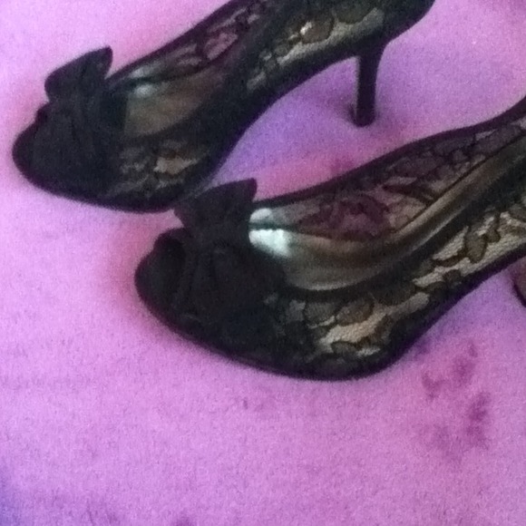 Black lace see through heels. - Picture 2 of 2