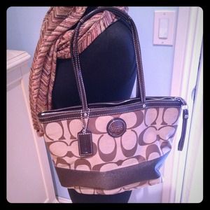 📌 Reserved📌 Authentic Coach Tote