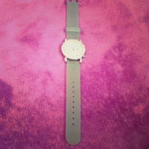 Jade color,Watch trimmed with diamonds.