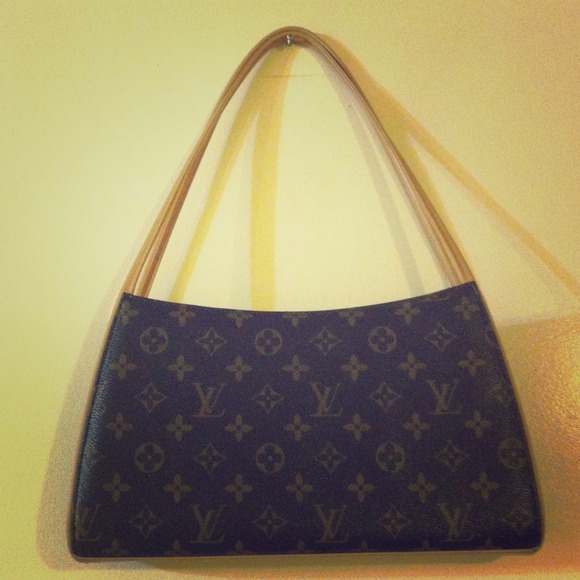 LV purse