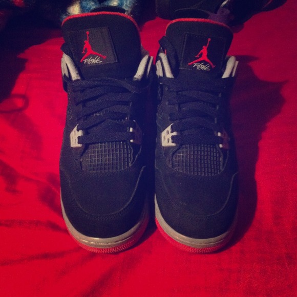 Retro 4s 7Y