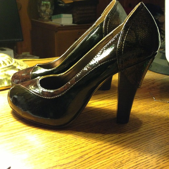 Amazing pair of heels! - Picture 3 of 4