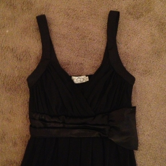 Black mini dress - Picture 2 of 2