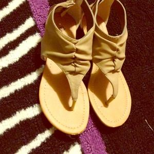 ✨Sold✨Cute Tan Sandals