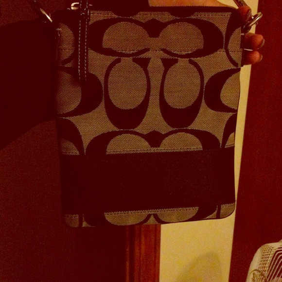 Coach side purse.⛔for stongate81⛔