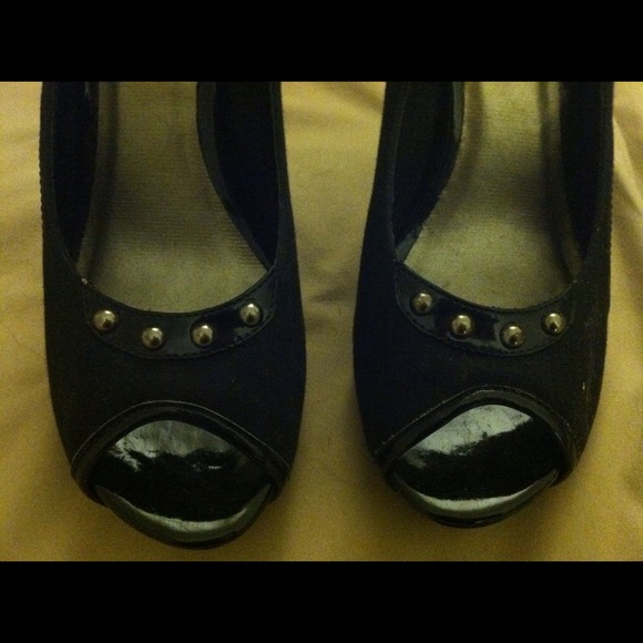 black heels size 8