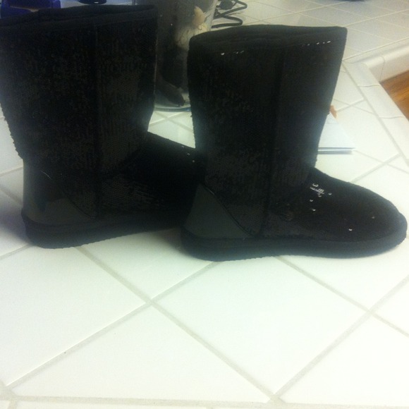 Black sequin boots