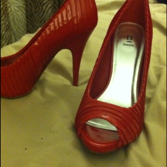 REDUCED!! red peep toe heels 8