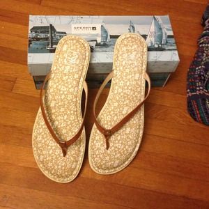 Brand new sperry sandals