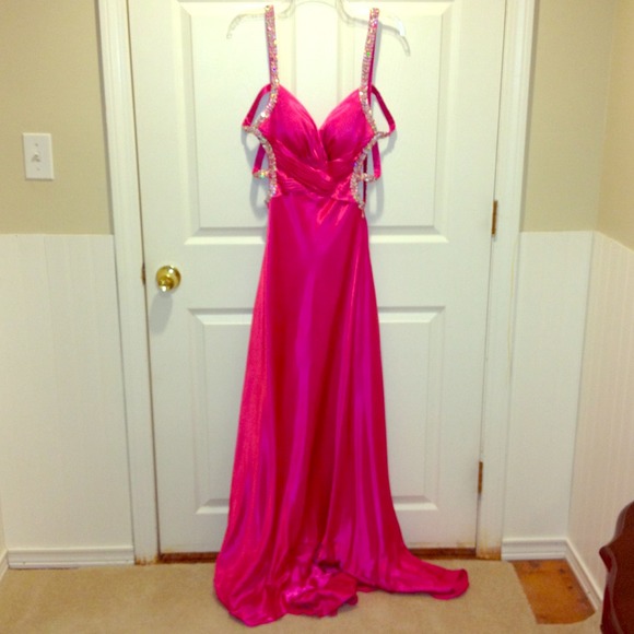 La Femme pink prom dress! <3