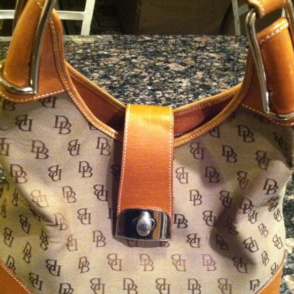 Dooney and Bourke tan shoulder bag