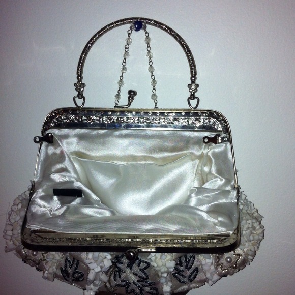 Purse - Picture 2 of 2