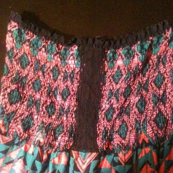 Colorful Aztec maxi dress. - Picture 2 of 4