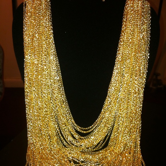 Pretty gold filled chain prefect for a night out.
