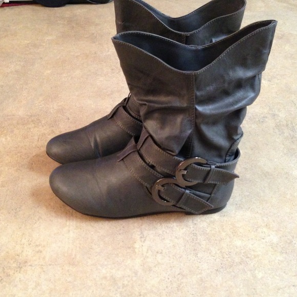 💢Traded w/nomnompandax9💢Boots