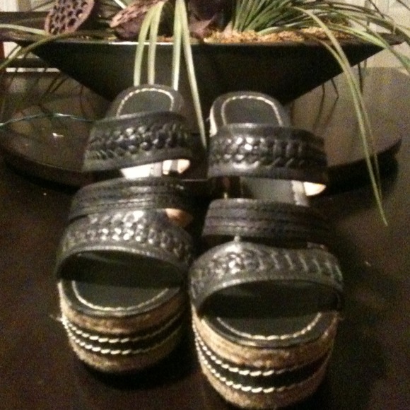 Cute wedges! - Picture 2 of 4