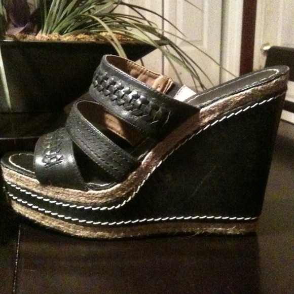 Cute wedges! - Picture 3 of 4