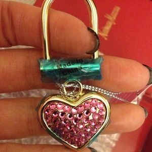 🌟REDUCED🌟Crystal Heart-Shaped Keychain