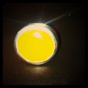 Mustard color stone with blk