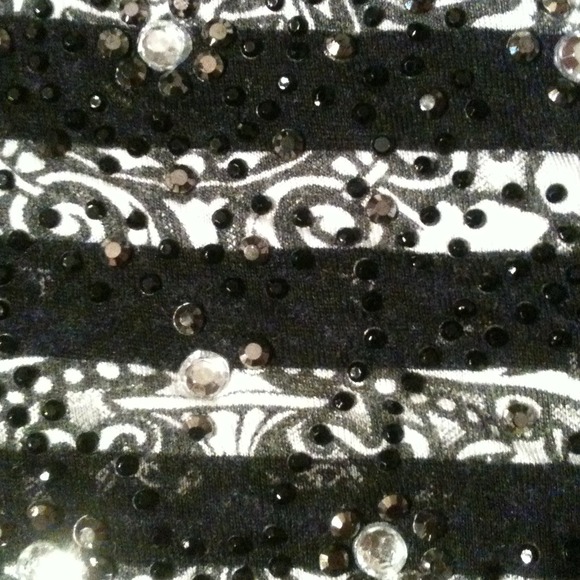 Black and while, lace top! - Picture 2 of 4