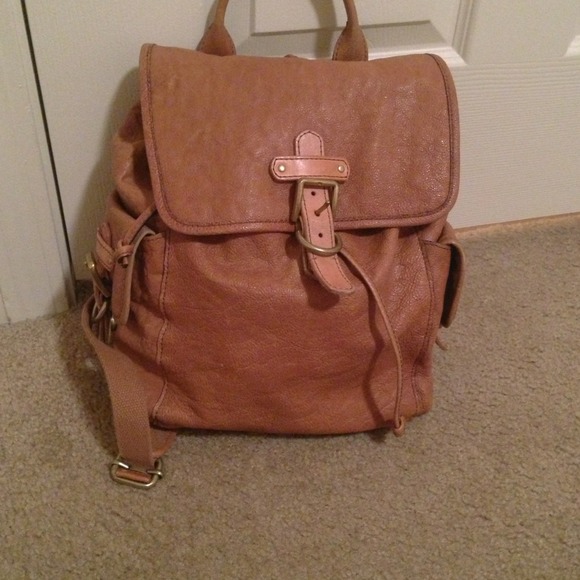 FOSSIL BACKPACK    genuine leather