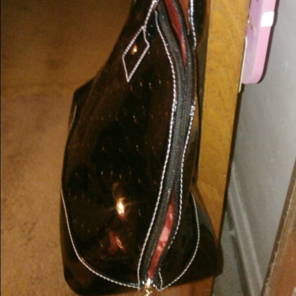Sold Queen latifah black handbag - Picture 2 of 4