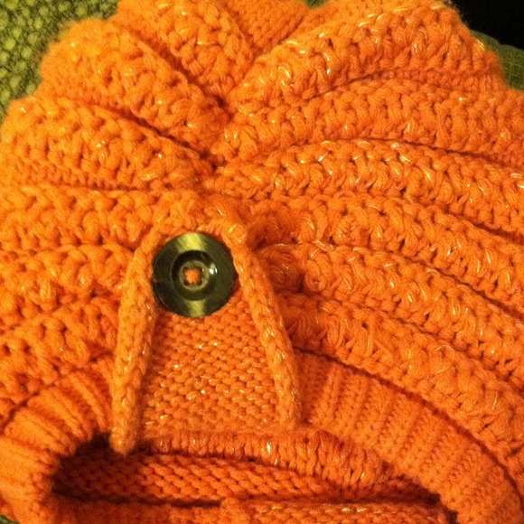 Knit slouch hat - Picture 3 of 3