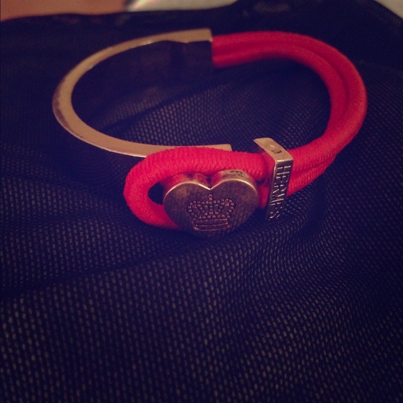 ❌SOLD❌.  @cstewart97 New red string and gold tone