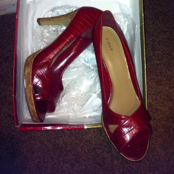 Heels - Picture 1 of 1