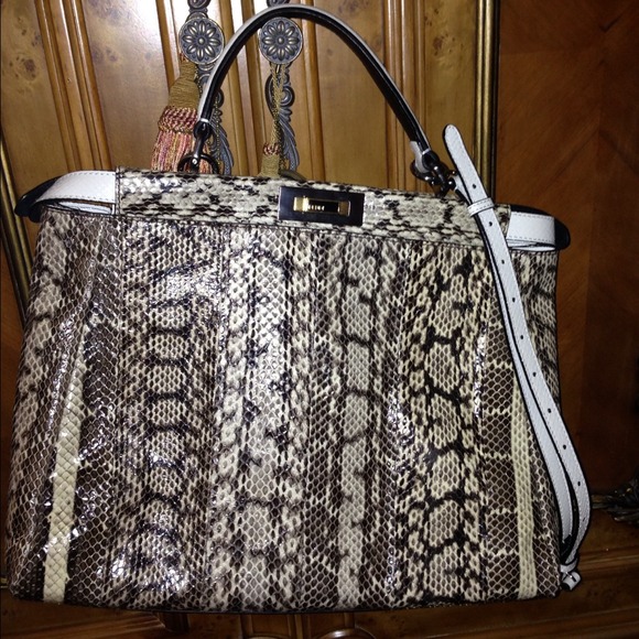 FENDI "Peekaboo Large Bag" - Picture 3 of 3