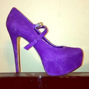H by Halston purple suede hidden platform pumps